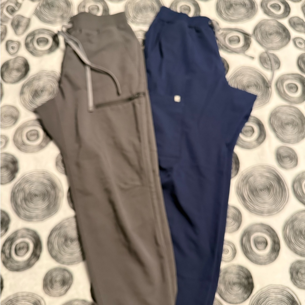 Fabletics Navy and Gray Large Scrub Pants Set